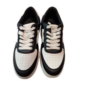 Madden Girl Natalie Womens White w/Black Trim Lace Up Round Toe Sneakers Size 8